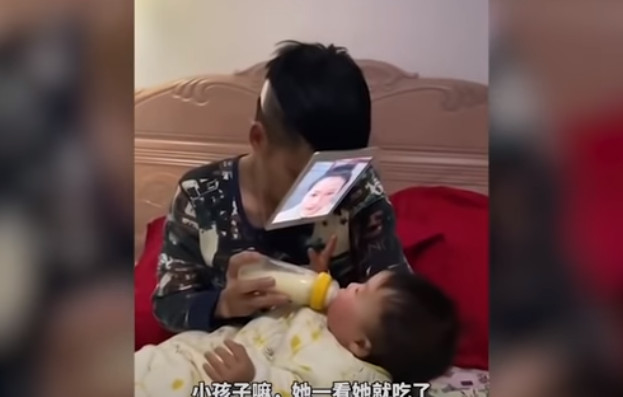 Κατάφερε να δώσει γάλα στο μωρό με τον πιο περίεργο τρόπο [ΒΙΝΤΕΟ]