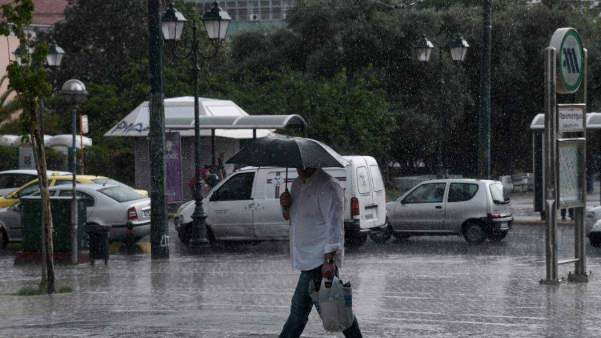 Έρχεται κακοκαιρία με καταιγίδες και χαλάζι – Πτώση θερμοκρασίας έως 12 βαθμούς