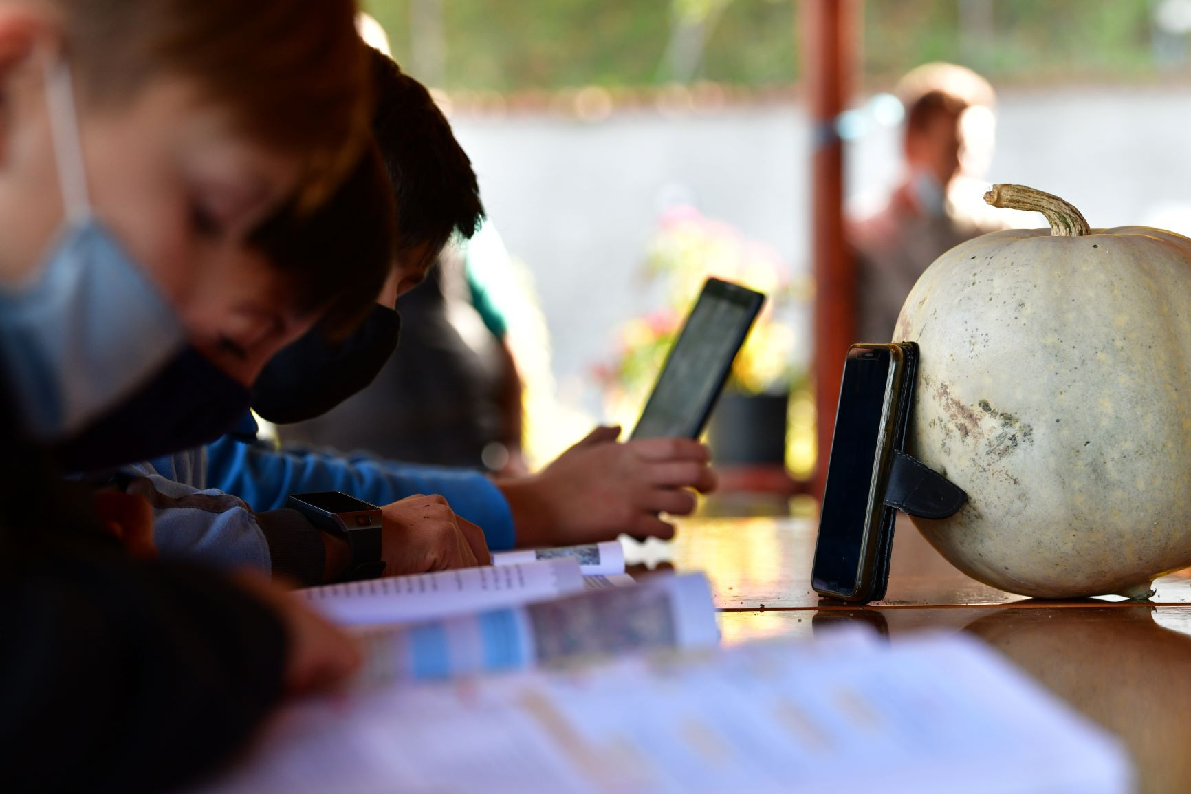 Tα παιδιά της καραντίνας στο tvxs.gr: Η τηλε-εκπαίδευση είναι σαν φαγητό σε κονσέρβα