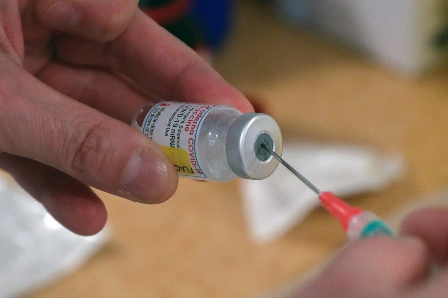 Κορωνοϊός: Επιφυλακτική η Γαλλία απέναντι σε ένα πιστοποιητικό εμβολιασμού