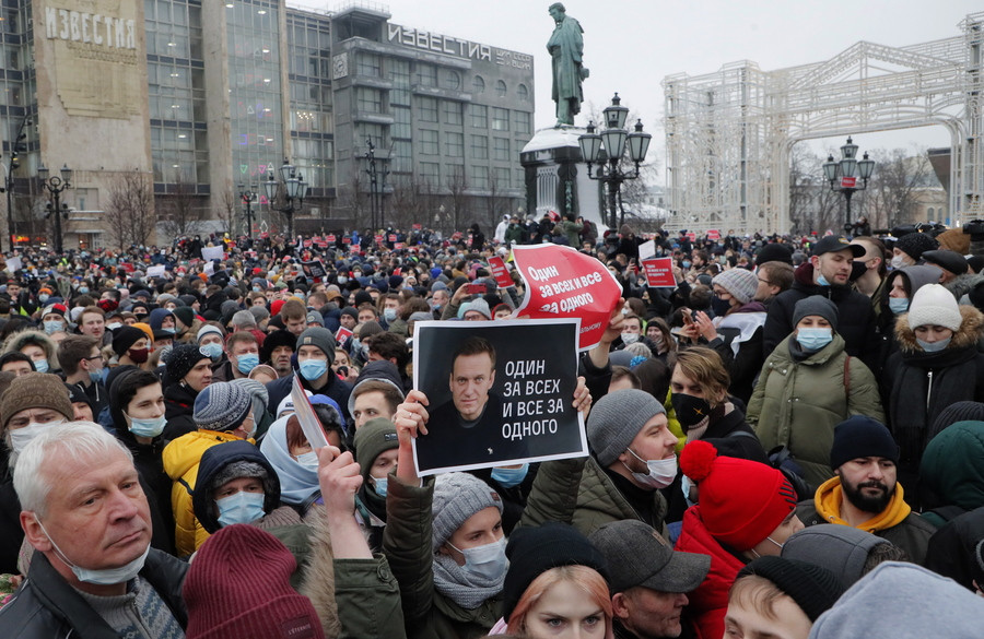 Πάνω από 2.000 συλλήψεις στις διαδηλώσεις υπέρ του Ναβάλνι στη Ρωσία