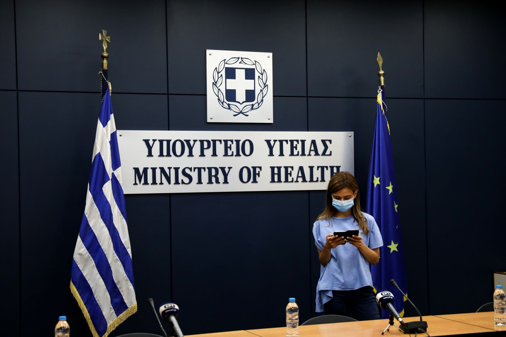 Παράλληλη «Επιτροπή Υγείας» για την έγκριση πολιτικών αποφάσεων της κυβέρνησης