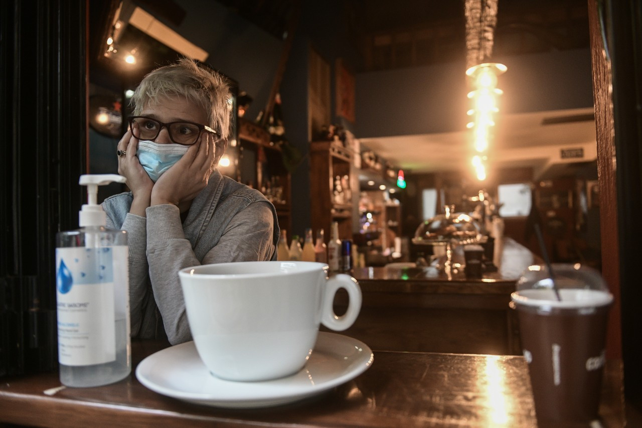 Αλλαγές στο Take Away: Καφέ μόνο περπατώντας, αλλιώς 300 ευρώ πρόστιμο