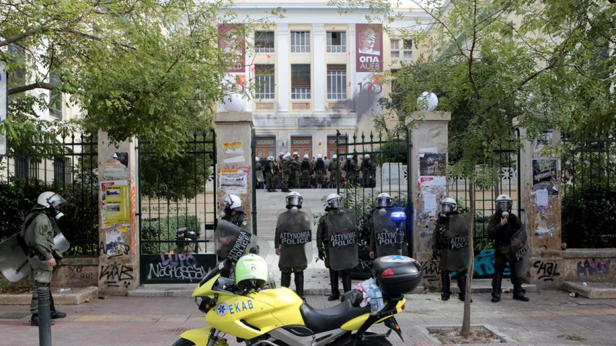 Πυρά από Τσίπρα και Γεννηματά για την αστυνομία των Πανεπιστημίων