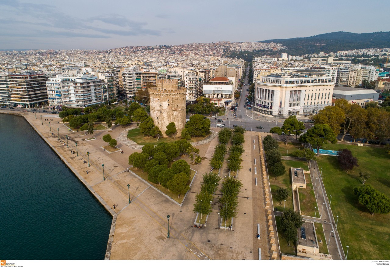 Θεσσαλονίκη: Ραγδαία υποτροπή της πανδημίας και στο βάθος νέα μέτρα