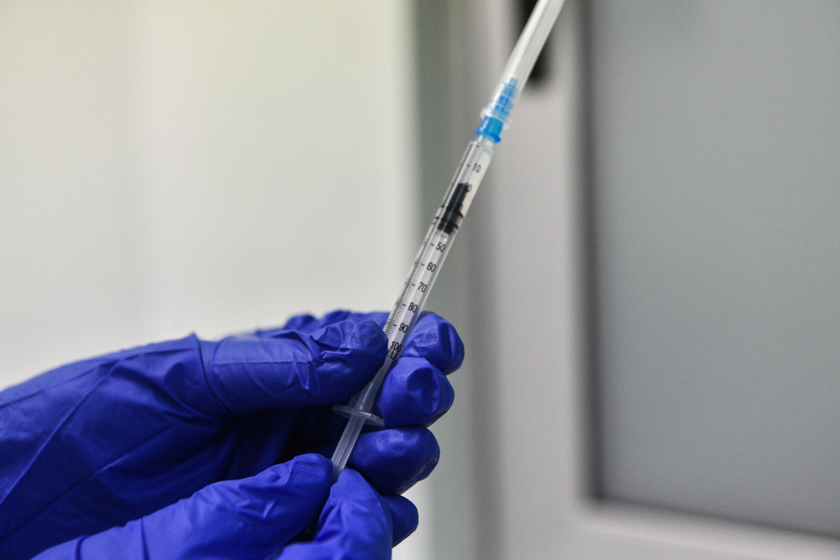 Πάνος Παπανικολάου (ΟΕΝΓΕ): Σε ποιους έγιναν 75.000 εμβολιασμοί;