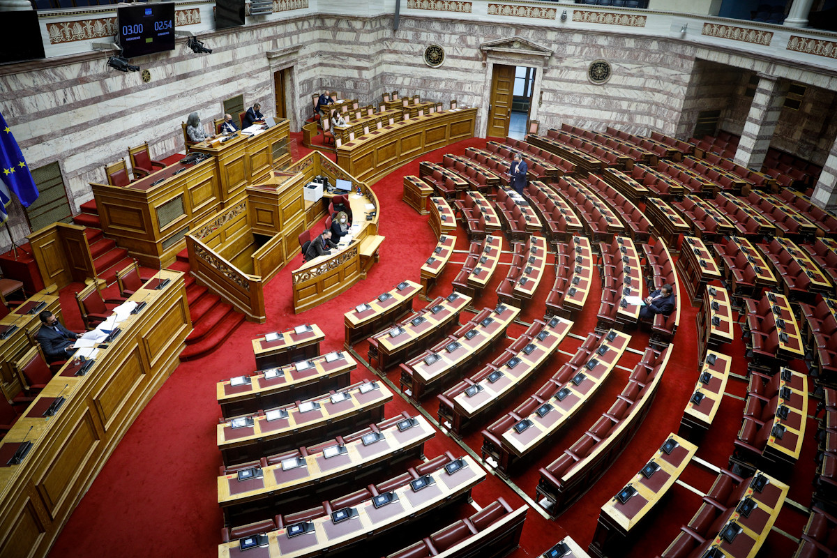 Στη Βουλή οι δικογραφίες Καλογρίτσα και Folli Follie