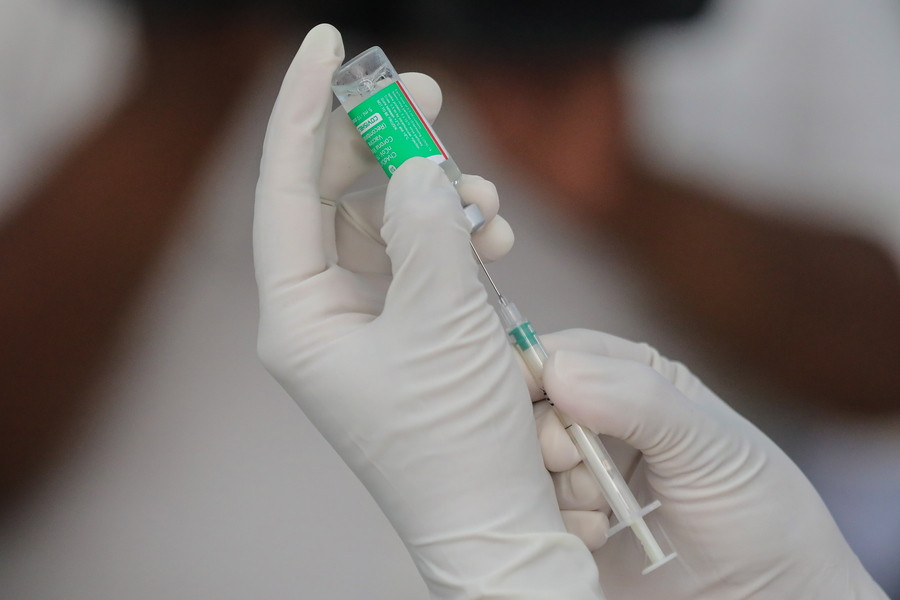 Politico: Έτοιμη να αγοράσει τις πατέντες για το εμβόλιο κατά του κοροναϊού η ΕΕ