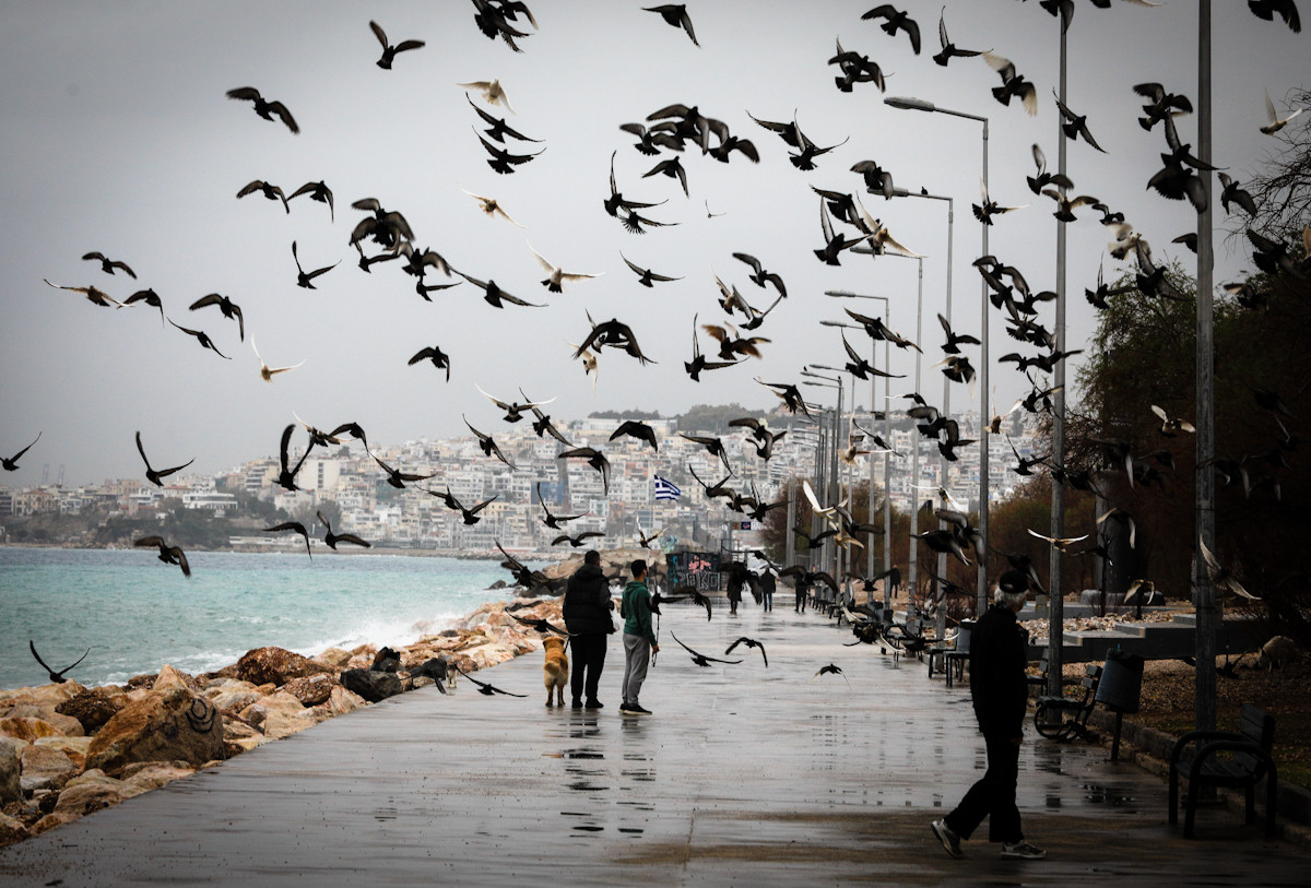 Ποια μέτρα «κλειδώνουν» για Αττική – «Κοκκινίζει» και η Θεσσαλονίκη