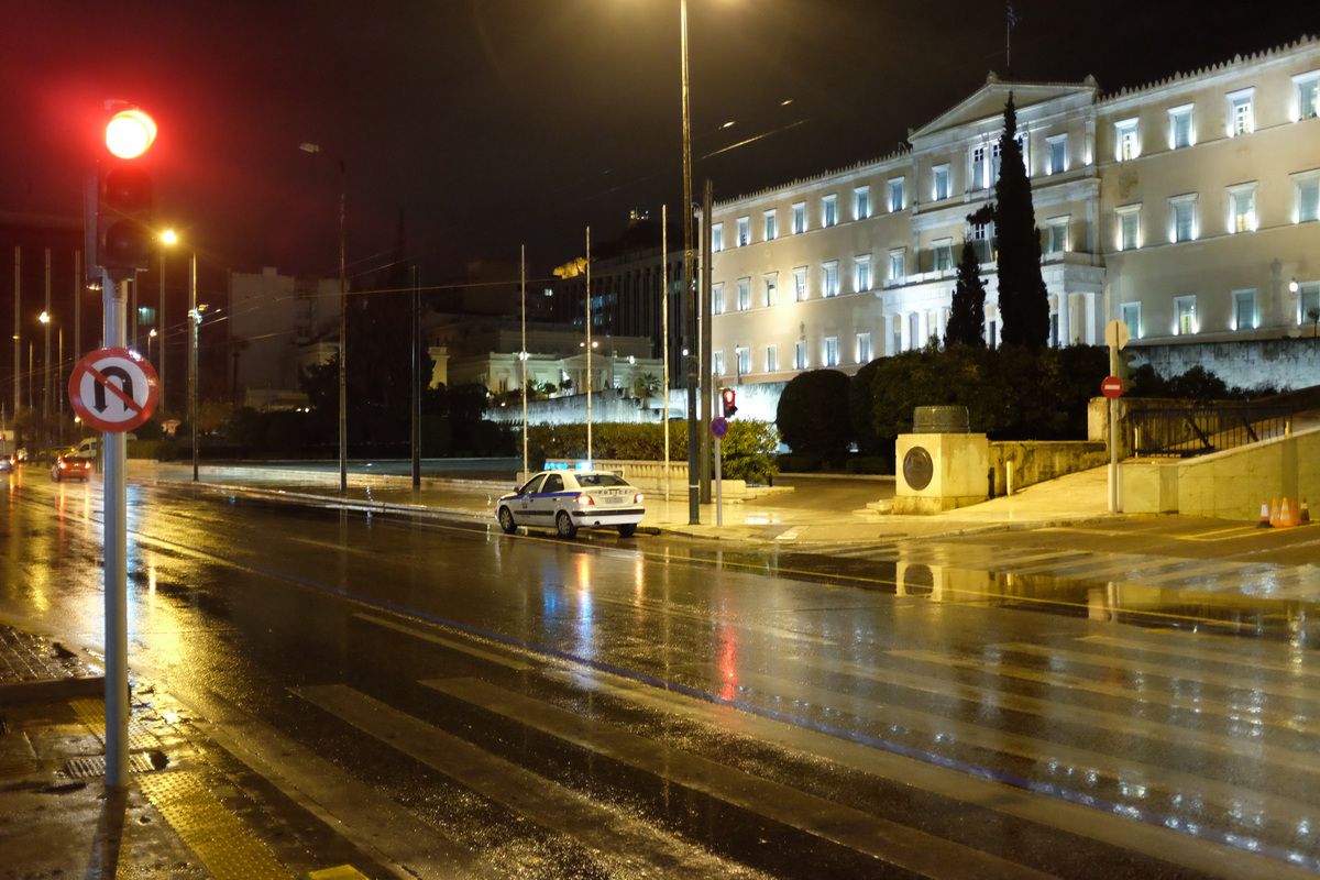 Lockdown στην Αττική: Δεν απαγορεύονται οι διαδημοτικές μετακινήσεις με τον κωδικό 6