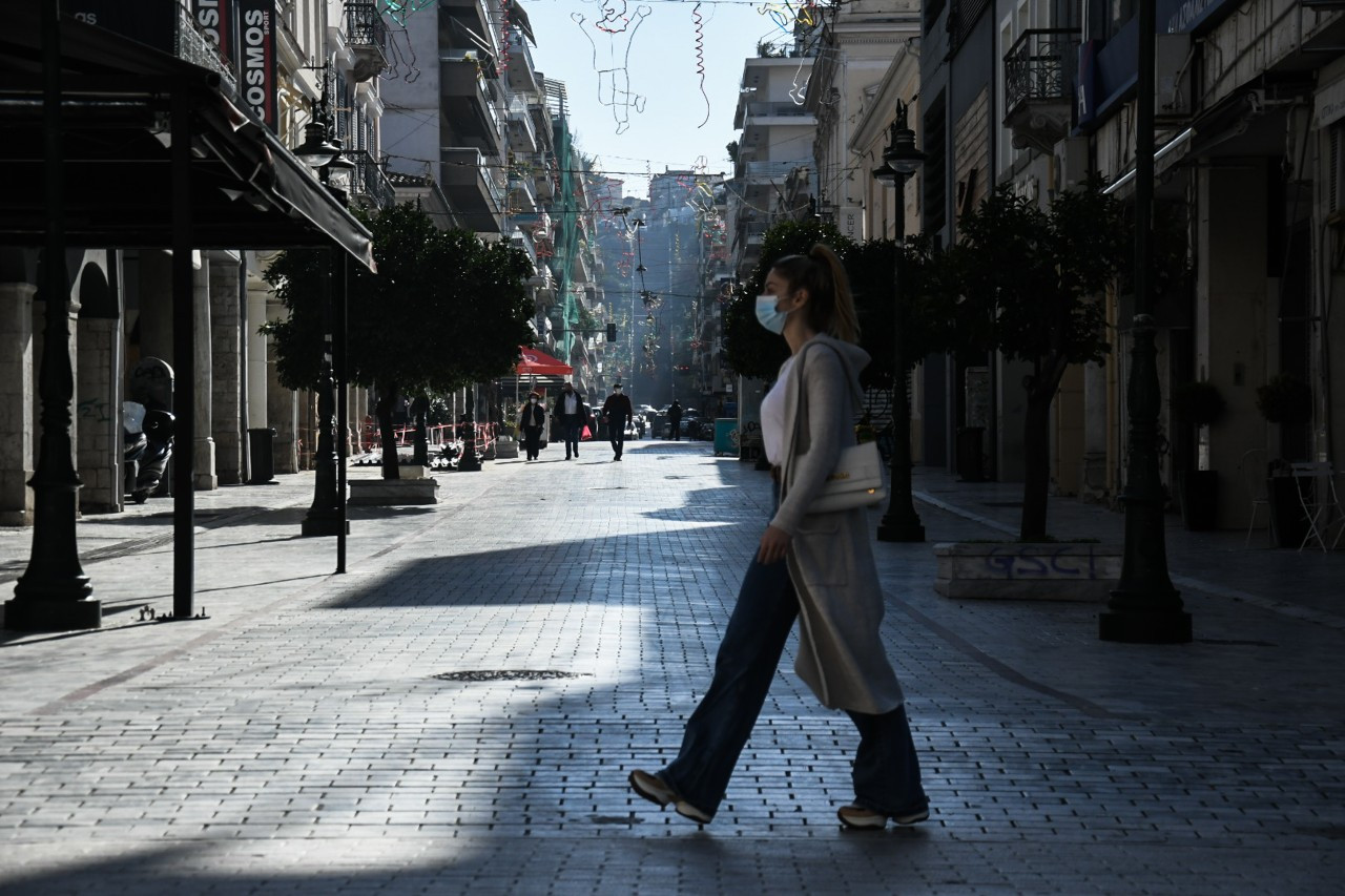 Προς lockdown Αχαϊα, Εύβοια, Ρέθυμνο – Γλιτώνει το «λουκέτο» η Θεσσαλονίκη