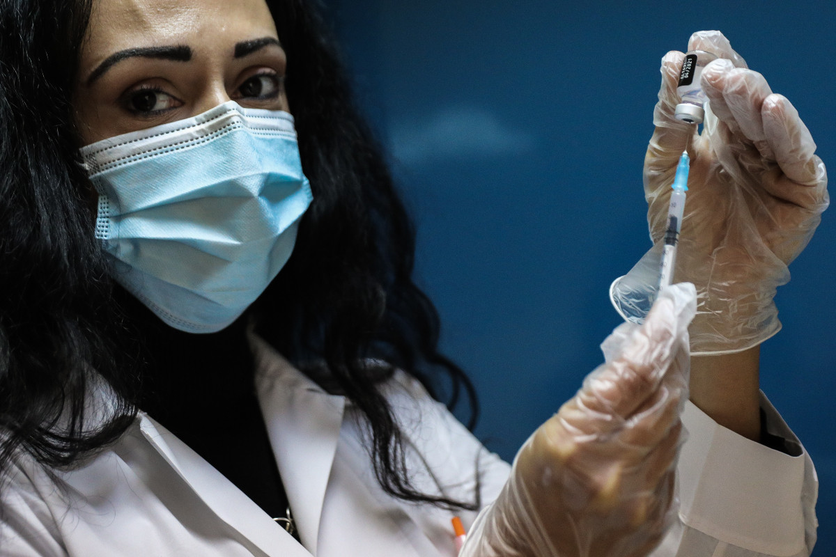 Παράλυση νοσοκόμας στην Κέρκυρα: Επιστημονικές επιφυλάξεις για τις παρενέργειες και το σύνδρομο Guillain-Barre