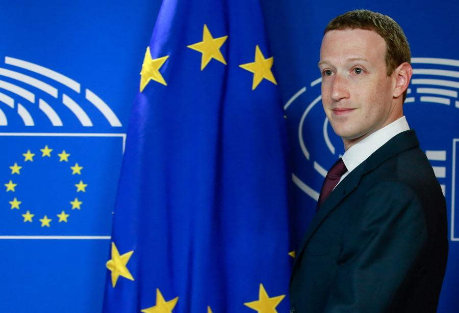 Πώς Google και Facebook «εξαγοράζουν» την ΕΕ (και τα προσωπικά μας δεδομένα)