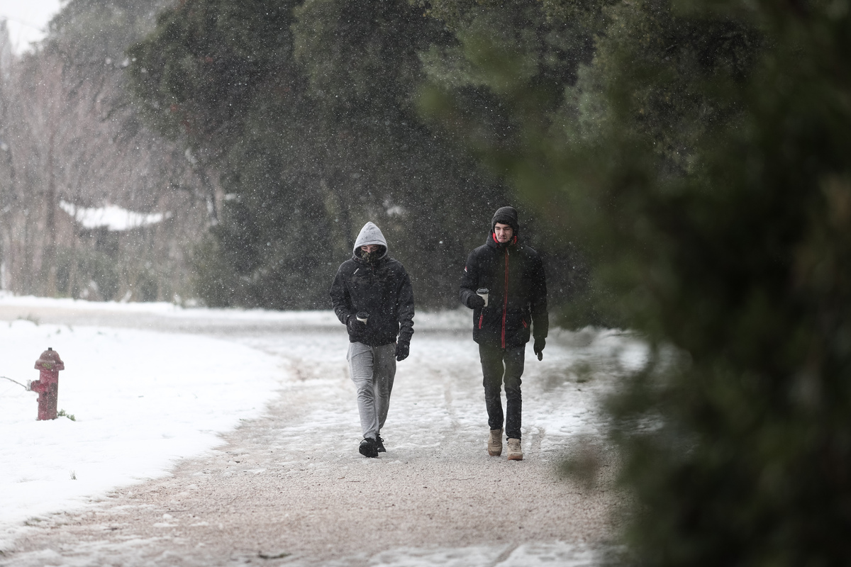 Εικόνες από τις χιονισμένες περιοχές της Αθήνα