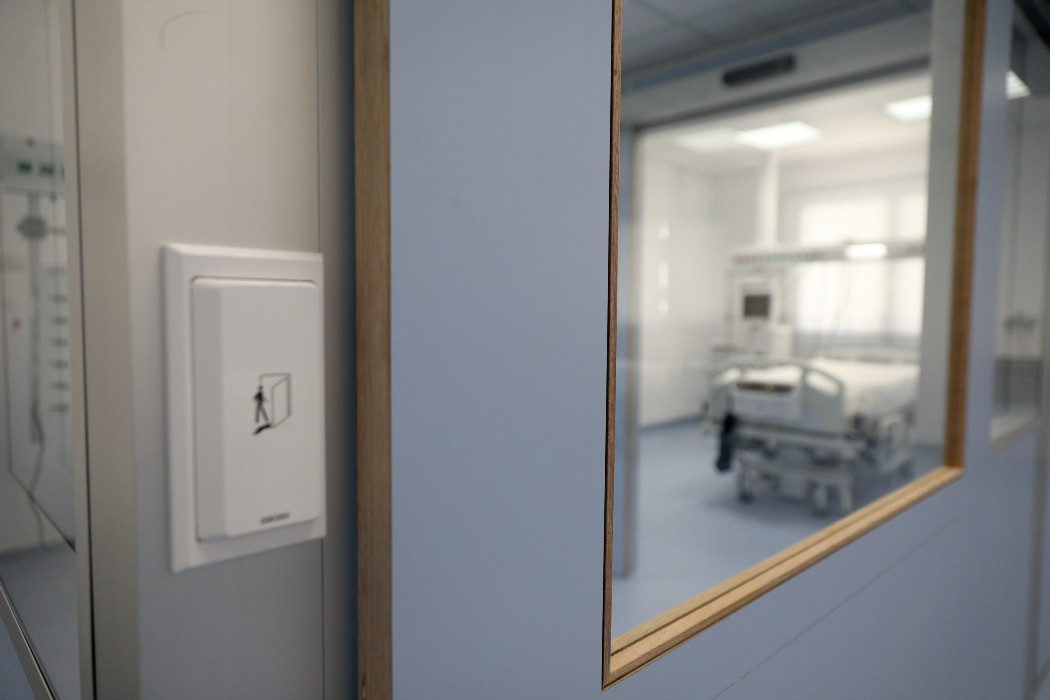 Κοροναϊός: Γέμισαν οι ΜΕΘ σε έξι νοσοκομεία της Αττικής – Δραματική προειδοποίηση της ΠΟΕΔΗΝ