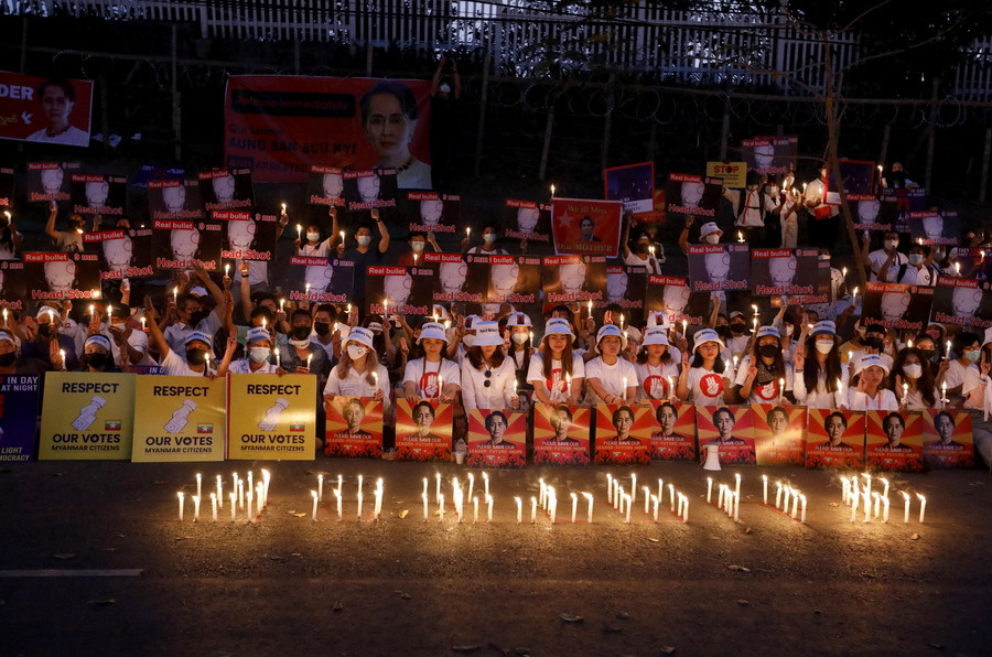 Μιανμάρ: Η αστυνομία άνοιξε πυρ εναντίον διαδηλωτών – Νεκροί και τραυματίες [Φώτο