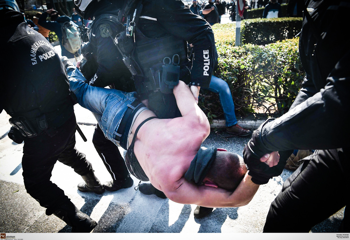 Επέμβαση αστυνομικών στο ΑΠΘ: Καταστολή και όργιο βίας κατά προσαχθέντα [Βίντεο Ντοκουμέντο]