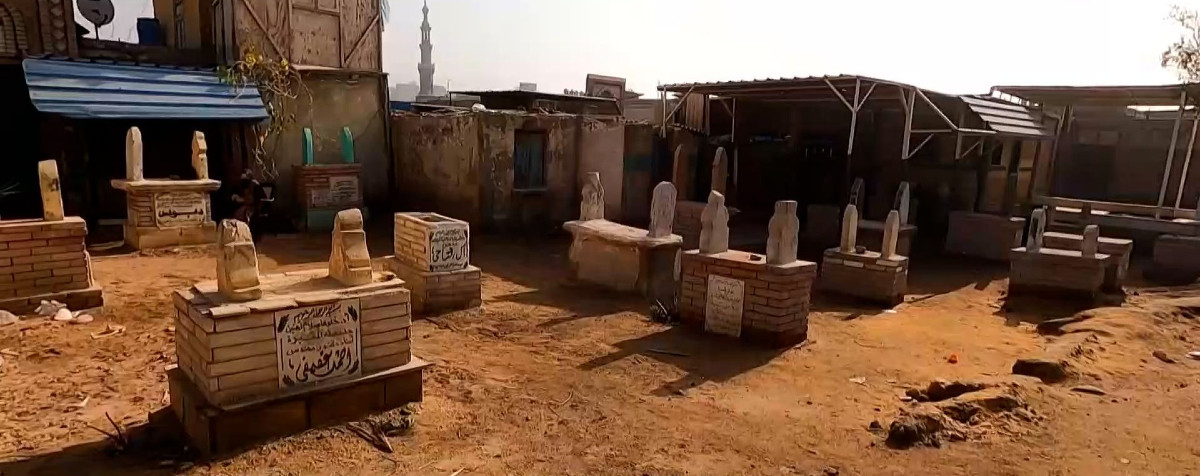 Νεκρόπολη Καΐρου: Εκεί που οι άνθρωποι ζουν μέσα σε τάφους