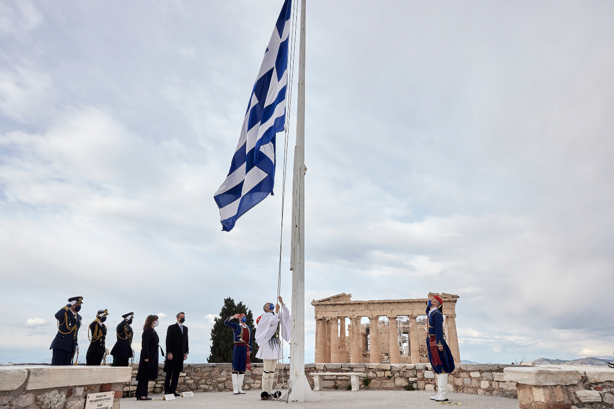 Τα μηνύματα των πολιτικών κομμάτων για τα 200 χρόνια από την επανάσταση του 1821