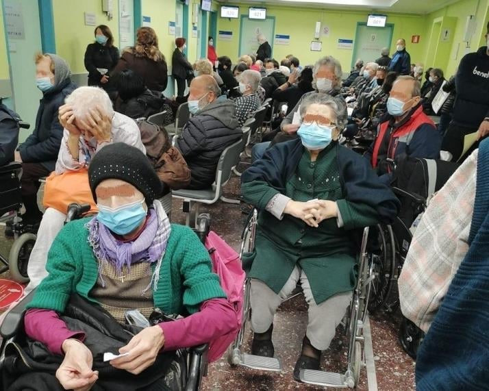 Θεσσαλονίκη – Αντικαρκινικό νοσοκομείο «Θεαγένειο»: «Ασφυξία» στην αίθουσα αναμονής