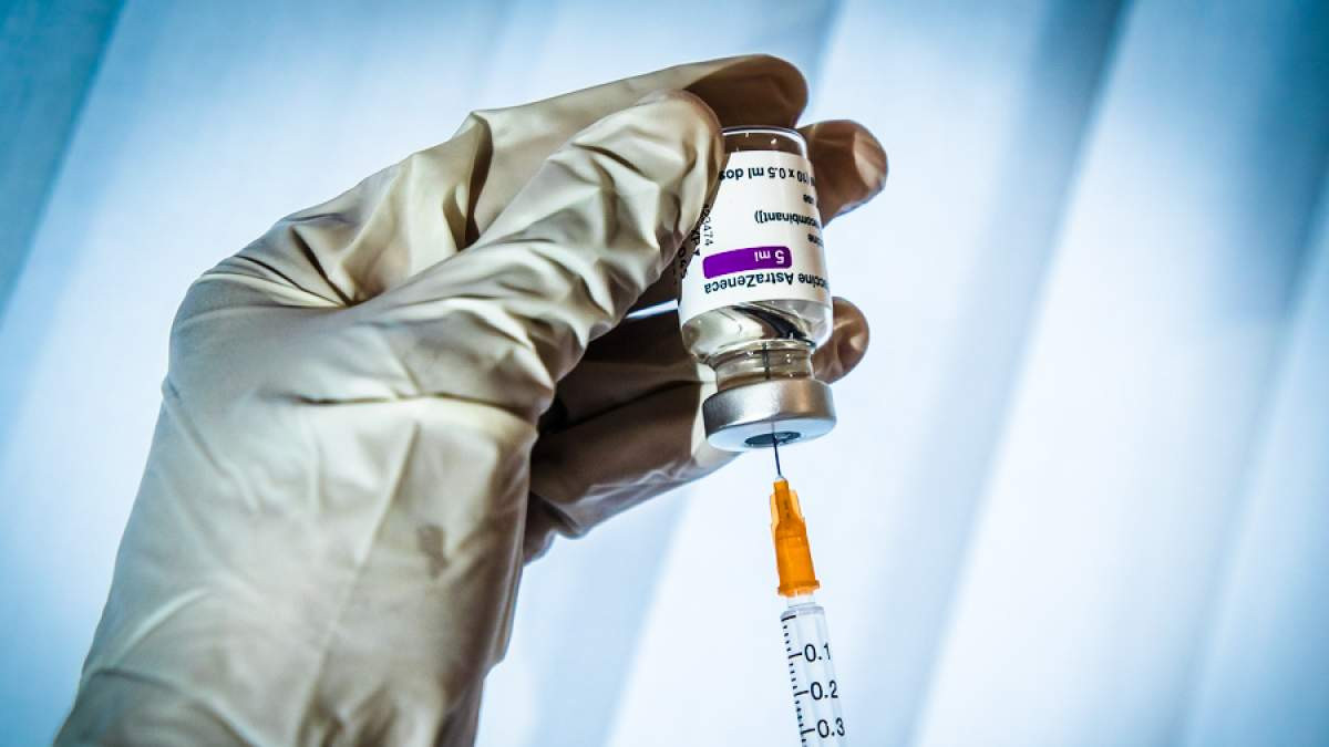 AstraZeneca: Με διαφορετικές συστάσεις οι εμβολιασμοί στην ΕΕ – Μέχρι την Παρασκευή οι αποφάσεις στην Ελλάδα