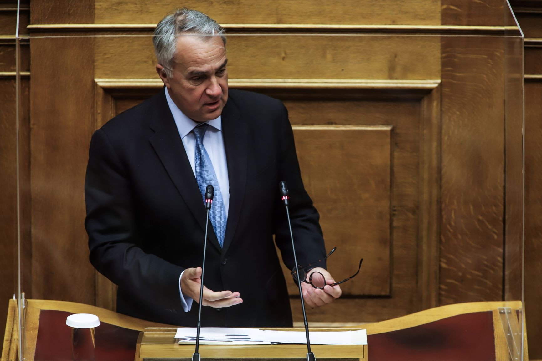 Σχέδιο νόμου που καταργεί τους περιορισμούς στην ψήφο των Ελλήνων του εξωτερικού προανήγγειλε ο Βορίδης