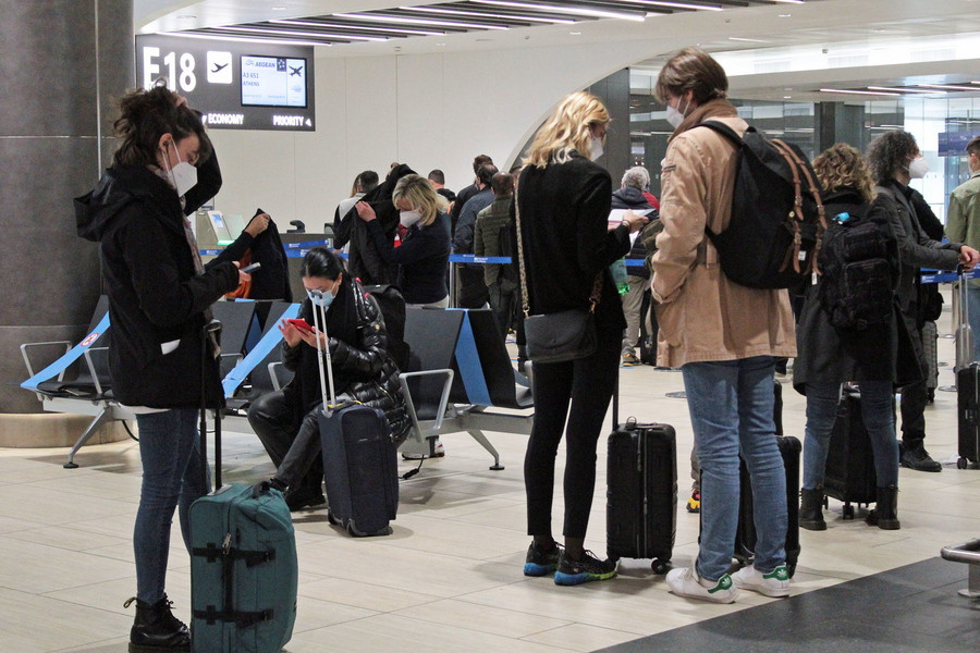 Προς έκδοση ταξιδιωτικών πιστοποιητικών Covid η ΕΕ για να ανοίξει ξανά ο τουρισμός