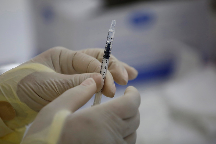 Εμβόλιο Pfizer: Η αρχική συμφωνία με την ΕΕ για την τιμή και το επερχόμενο «καπέλο»