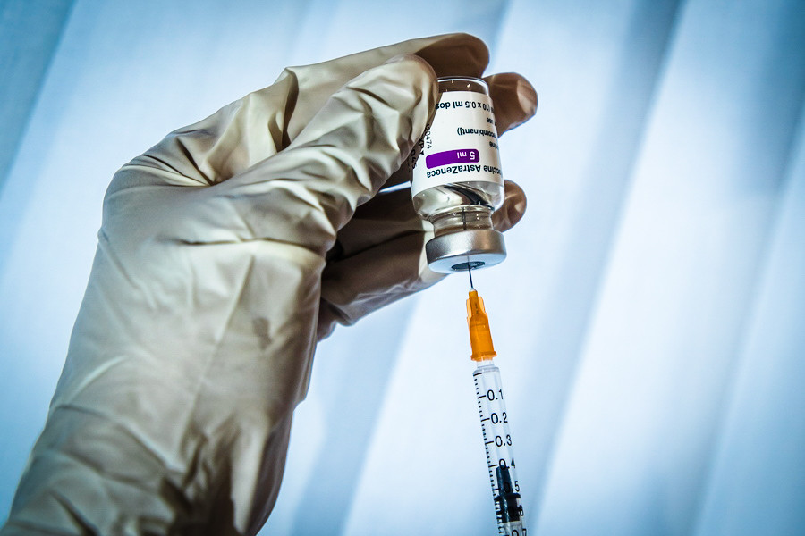 Μπλόκο της Κομισιόν για επιπλέον εμβόλια απο την AstraZeneca
