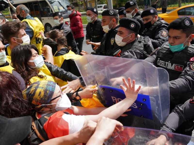 Τουρκία: Πάνω από 200 συλλήψεις διαδηλωτών για την Εργατική Πρωτομαγιά
