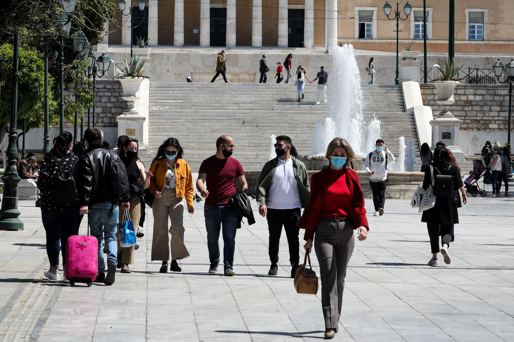 «Ελευθερία» δύο ταχυτήτων; Σχέδιο για «διαβατήριο εμβολιασμού» σε έλληνες και τουρίστες