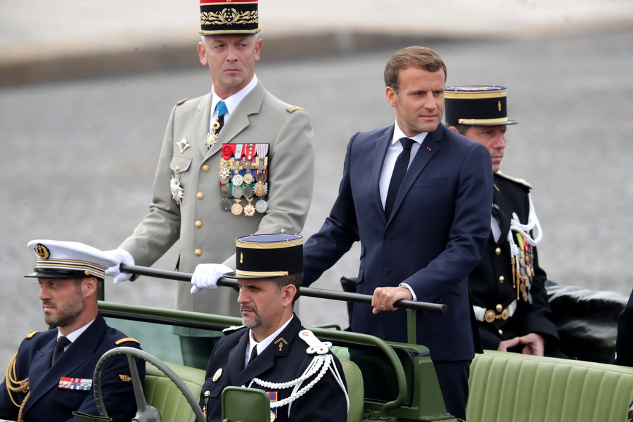 Αντιδράσεις προκαλεί νέο κείμενο Γάλλων στρατιωτικών