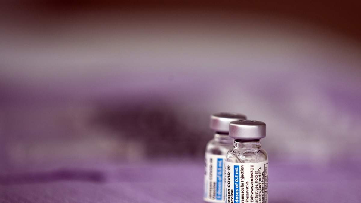 Οι ΗΠΑ επιβεβαιώνουν σύνδεση θρομβώσεων με εμβόλιο της Johnson