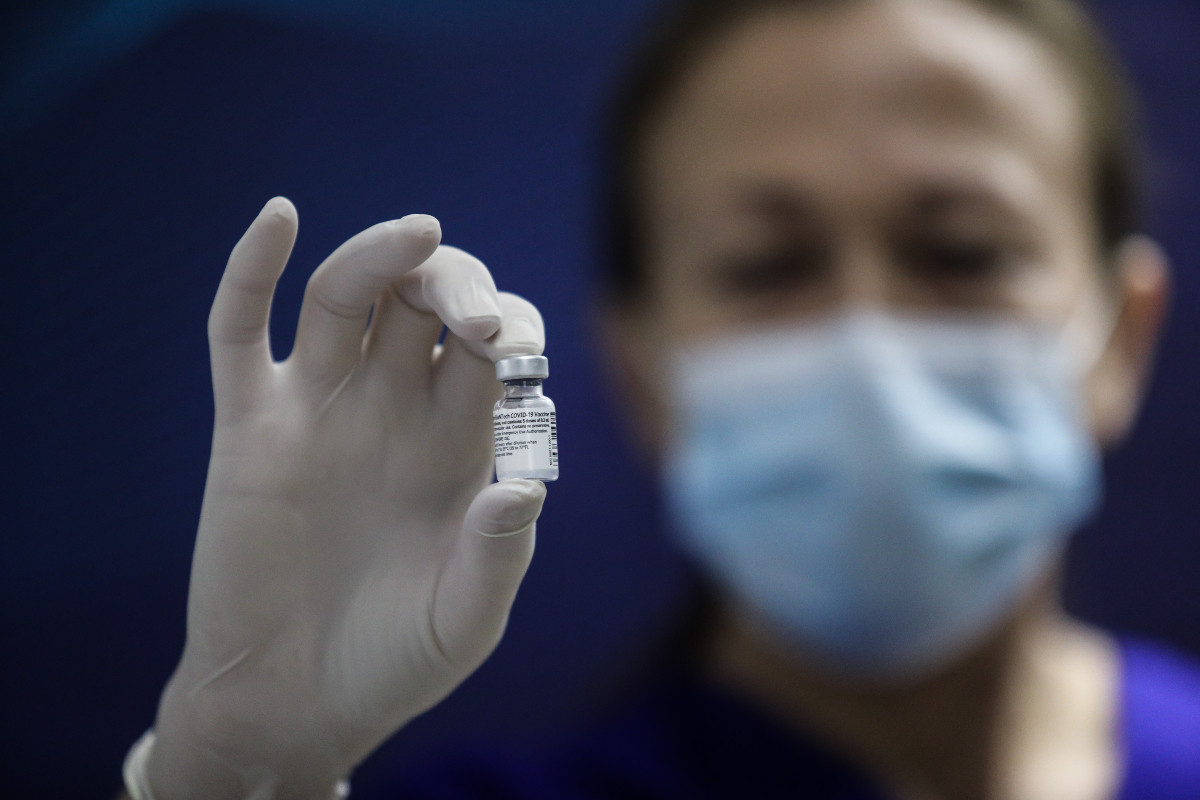 Υποχρεωτικός εμβολιασμός: Ποιοι εργαζόμενοι ακολουθούν μετά την ΕΜΑΚ