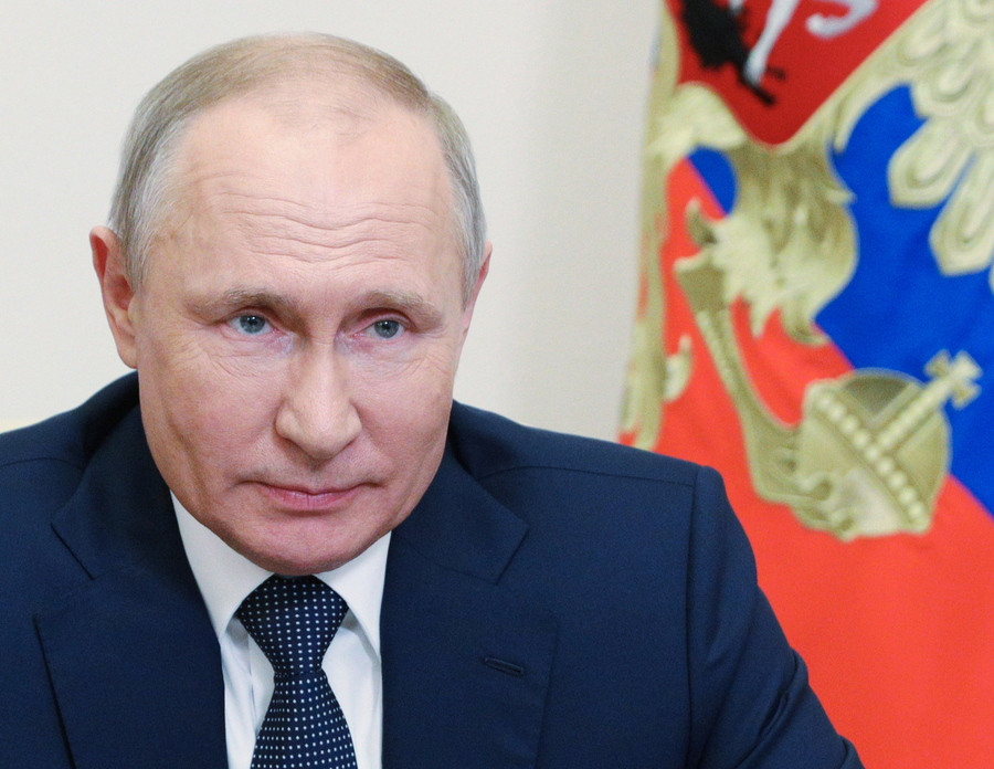 Πούτιν: «Θα σπάσουμε τα δόντια σε όποιον δαγκώσει κομμάτι από την Ρωσία»