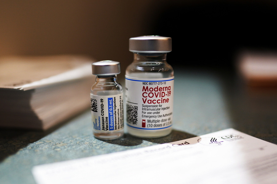 Η Moderna ανακοίνωσε ότι το εμβόλιο της είναι εξαιρετικά αποτελεσματικό στους εφήβους
