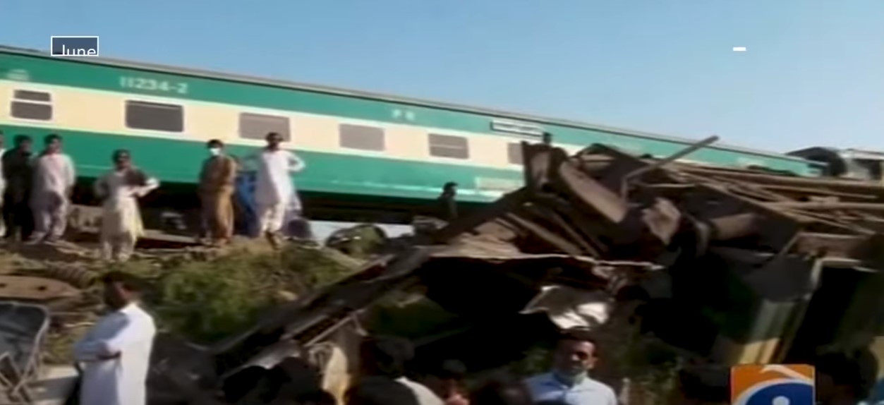 Πακιστάν: Πολύνεκρο σιδηροδρομικό δυστύχημα