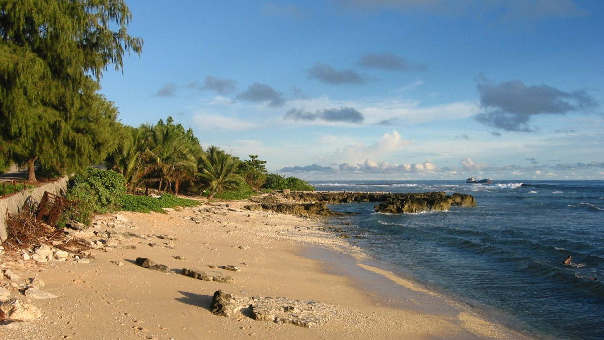 Ένα νησί χωρίς νερό : Πώς η ξένη εξόρυξη κατέστρεψε τη νήσο Μπανάμπα