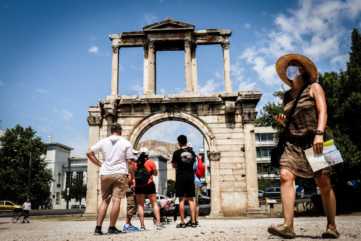 Νέο χτύπημα για τον ελληνικό τουρισμό: Η TUI ακύρωσε πακέτα διακοπών σε 8 προορισμούς