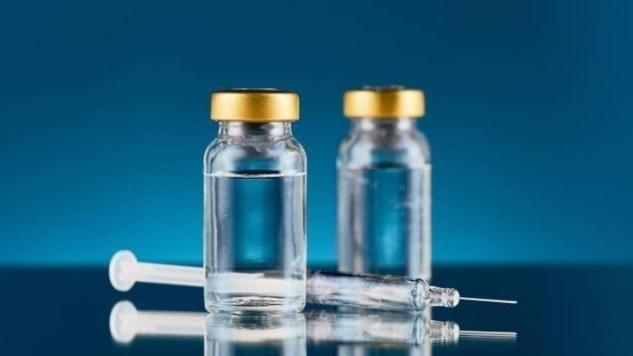 Εμβόλια Pfizer – Moderna: Οι ήπιες και οι σοβαρές παρενέργειες