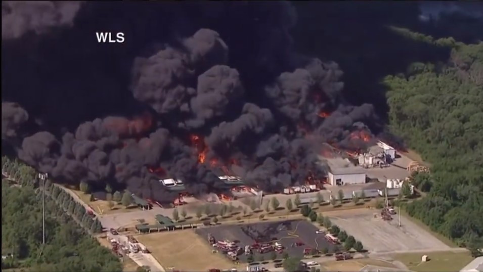 Μεγάλη πυρκαγιά σε χημικό εργοστάσιο στις ΗΠΑ