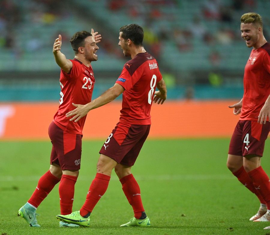 Καταιγιστική η Ελβετία 3-1 την Τουρκία με υπέροχα γκολ, ελπίζει πρόκριση ως 3η [Βίντεο]