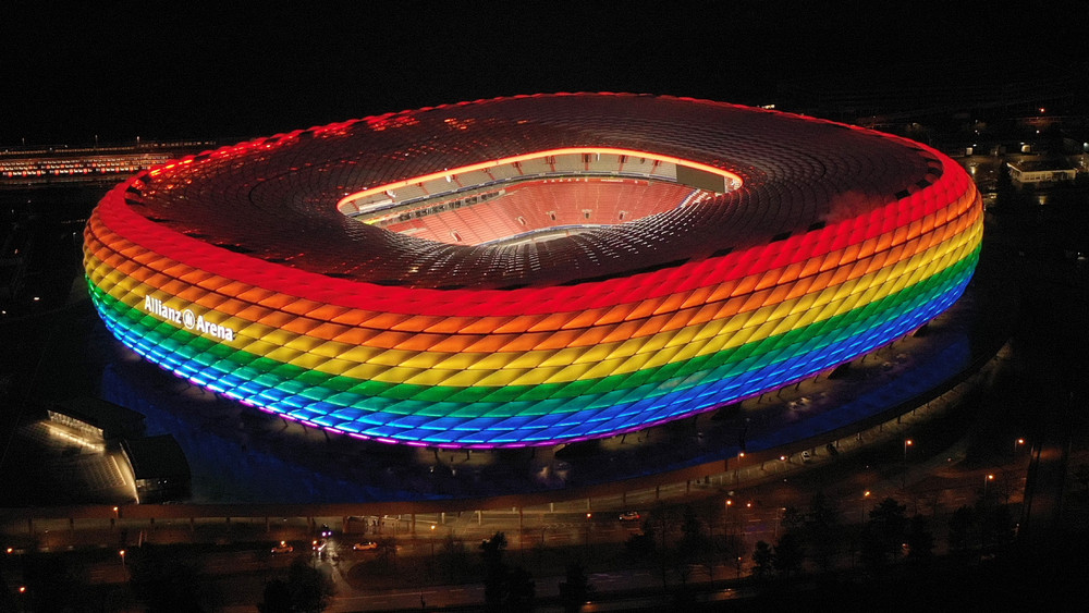 Η UEFA λέει όχι στο φωτισμό της Allianz Arena στα χρώματα ΛΟΑΤΚΙ