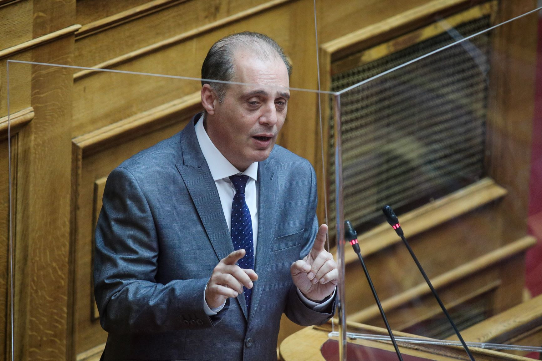 «Mαζεύει» τα ψεύδη ο Βελόπουλος μετά την επιστολή της Μάγδας Φύσσα στον πρόεδρο της Βουλής