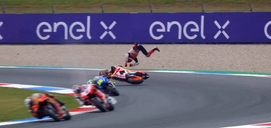 Moto GP: Σοκαριστικό ατύχημα για τον Μαρκ Μάρκεθ [Βίντεο]