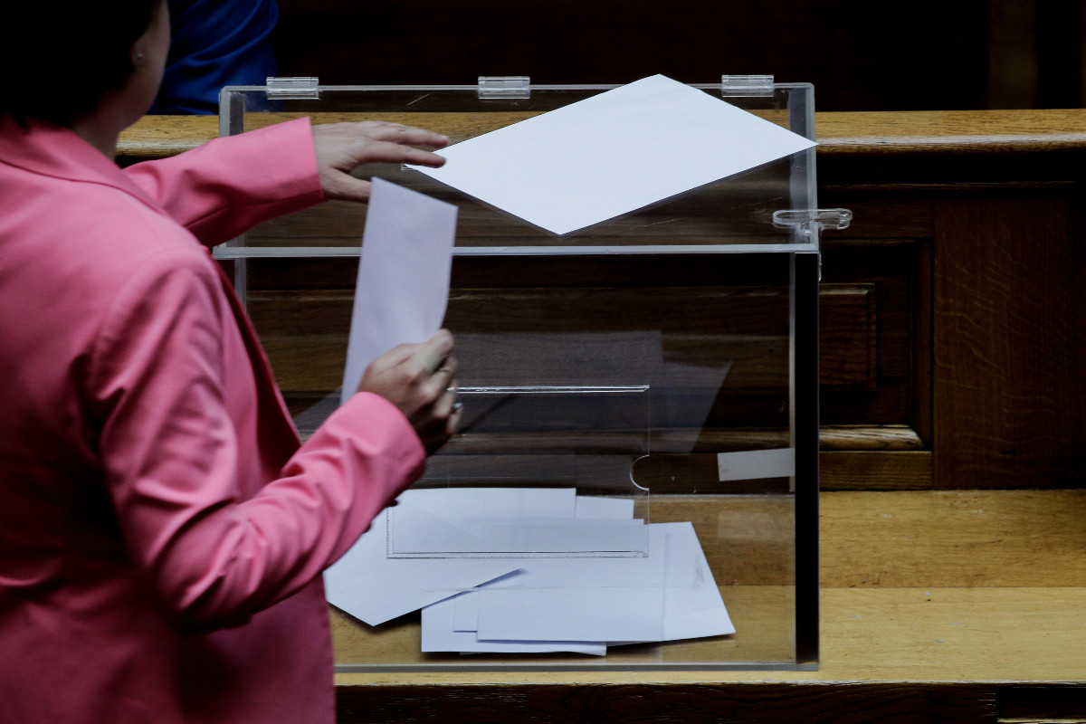 Γαλλία-Εκλογές: Η Λεπέν δεν εξασφαλίζει καμία περιφέρεια – Απογοήτευση για Μακρόν