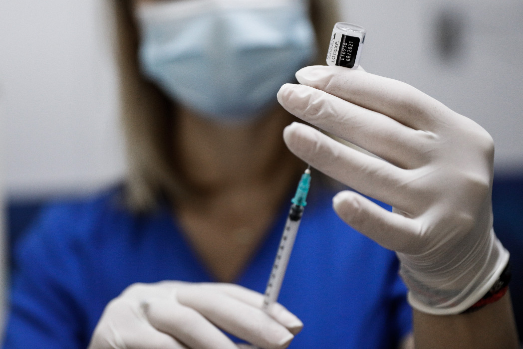 Κοροναϊός: 40 περιστατικά μυοκαρδίτιδας και περικαρδίτιδας μετά από εμβολιασμό