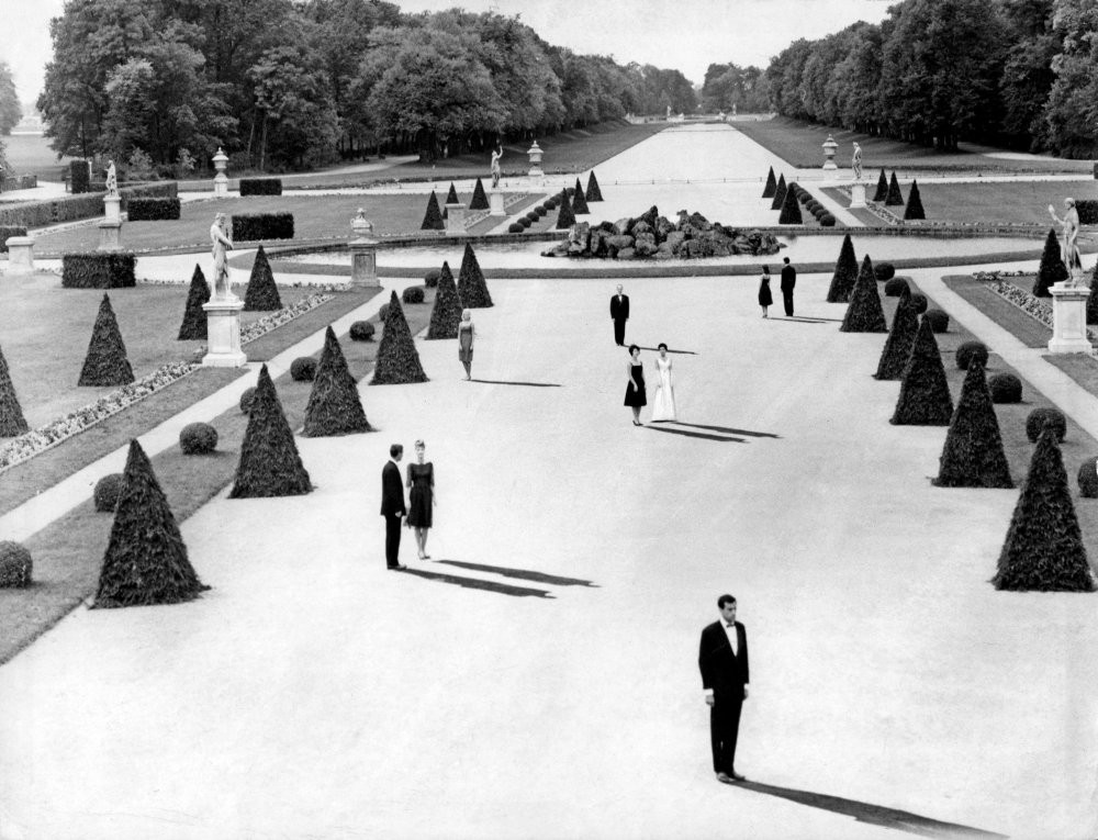 «Πέρυσι στο Μάριενμπαντ»: 60 χρόνια πριν ο Αλέν Ρενέ μας υπενθύμιζε γιατί ο Κινηματογράφος αξίζει να λογίζεται ως η Έβδομη Τέχνη