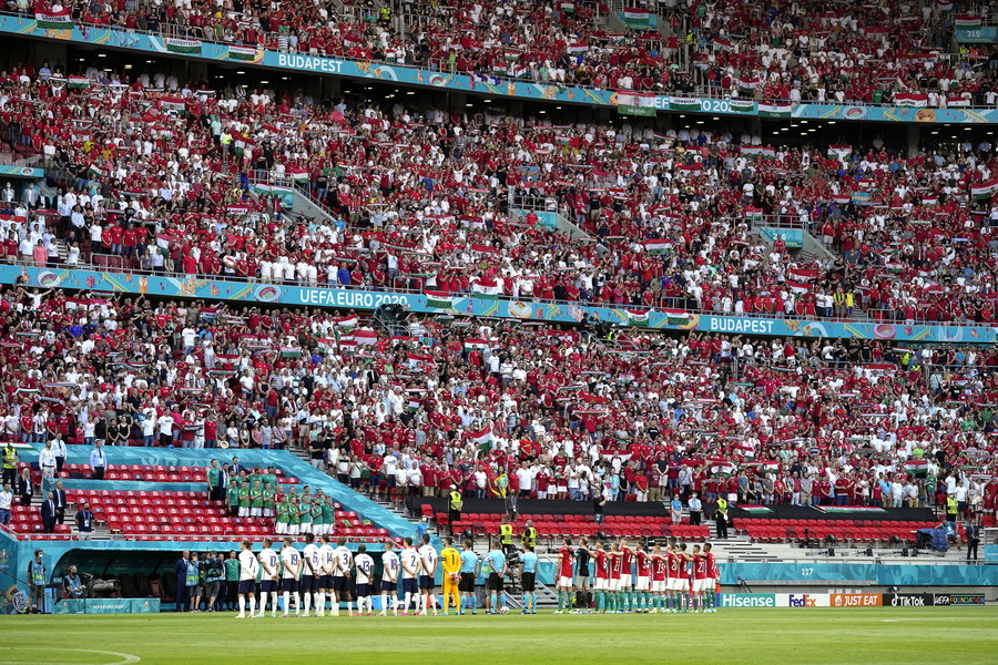 UEFA: τιμωρία στην Ουγγαρία για ρατσιστική συμπεριφορά των οπαδών της