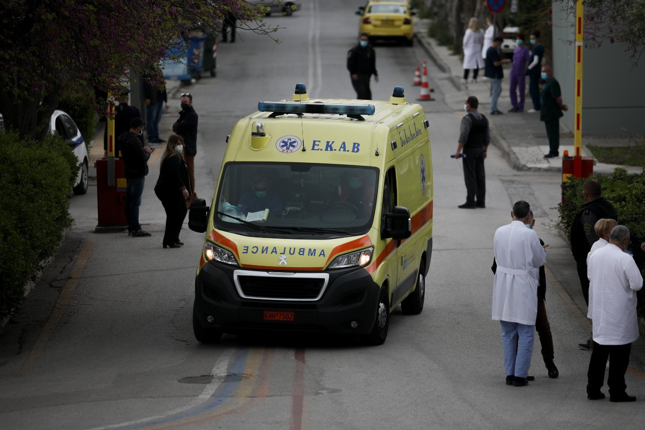 Χίος: Πυροσβέστης πέθανε περιμένοντας το ασθενοφόρο
